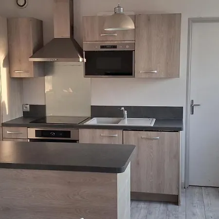 Large Entire Near Paris Appartement Creil