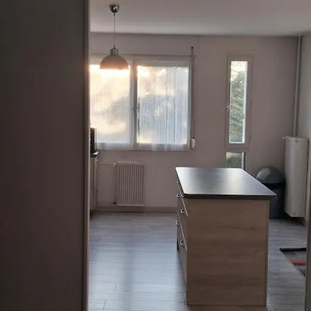 Large Entire Near Paris Appartement Creil